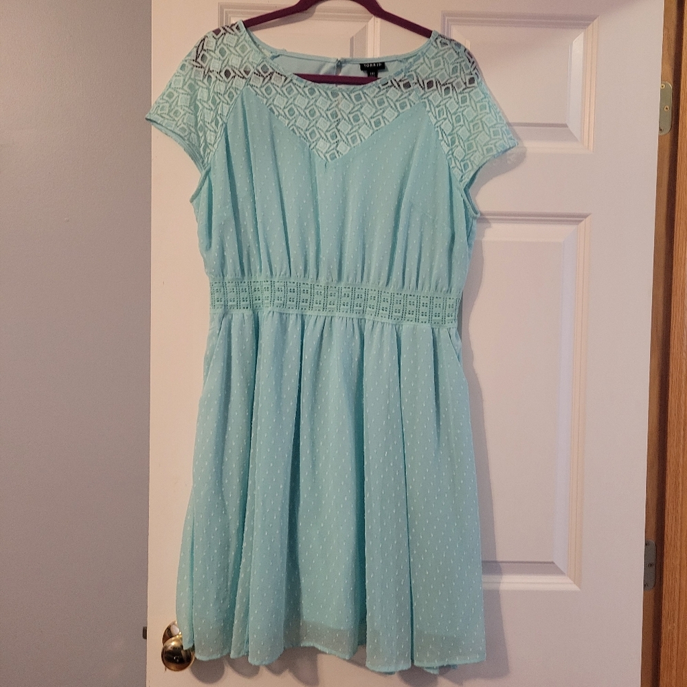 Torrid Plus Size 00 (10-14) Womens Dress